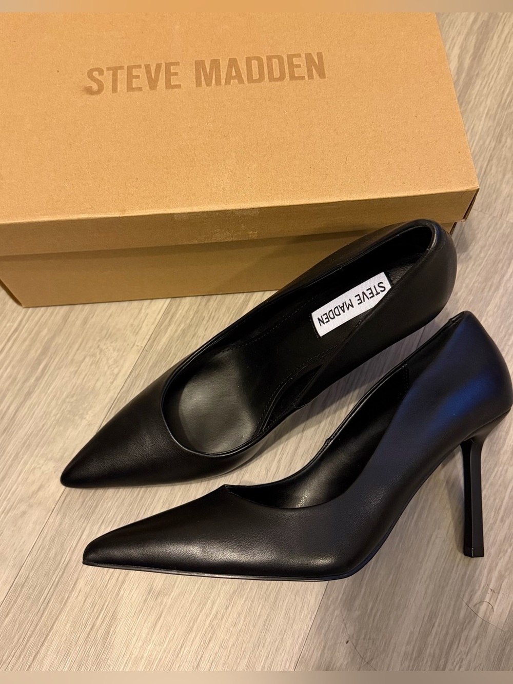 Steve Madden Black Pumps
